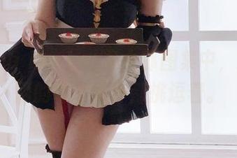 在Alina Becker兔女郎图集中,肆意挥洒的每个眼神都挑逗着。