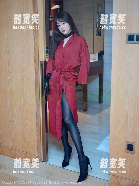 HuaYang花漾-蓝夏Akasha HuaYang花漾 - 蓝夏Akasha的无圣光美足,时刻提醒我审美可能需要升级!
