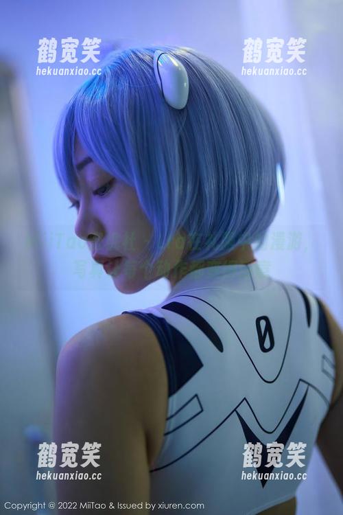 MiiTao蜜桃社-Lra MiiTao蜜桃社 - Lra在礼服中的漫游,写真让每个动作都变得诗意