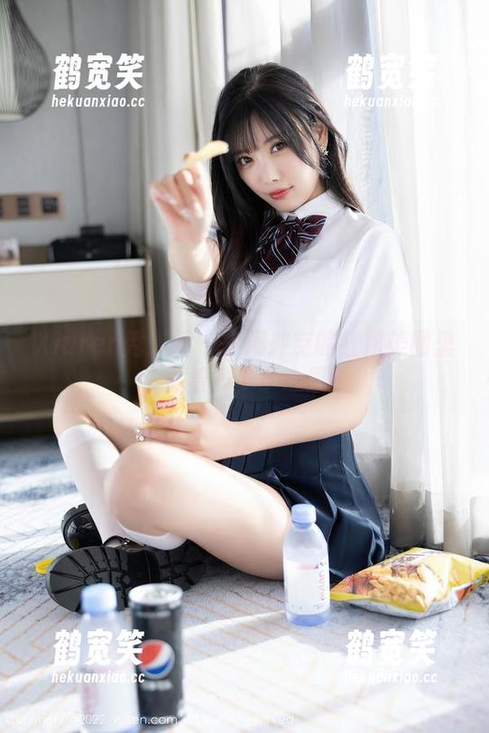 Xiuren秀人网-周井空 Xiuren秀人网 - 在周井空的红裙美图里,藏着多少小心思?