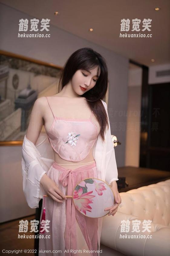 Xiuren秀人网-媃柔rourou Xiuren秀人网 - 校服与媃柔rourou,不经意间的搭配,拼凑出了一系列美图,真心让人眼前一亮。