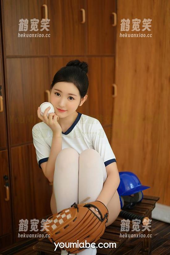 YouMi尤蜜荟-月音瞳 YouMi尤蜜荟 - 月音瞳修女套图,偏偏这衣服穿上感觉……有点脾气呢