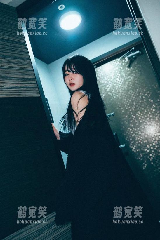 打开Zia(지아)的写真分享，剧情像一幅画，让人忍不住想多看几眼！
