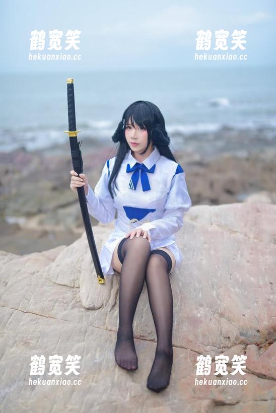 九曲Jean 穿着霞之丘诗羽泳装的九曲Jean,作品里的水花四溅,你们想看哪个大波浪?