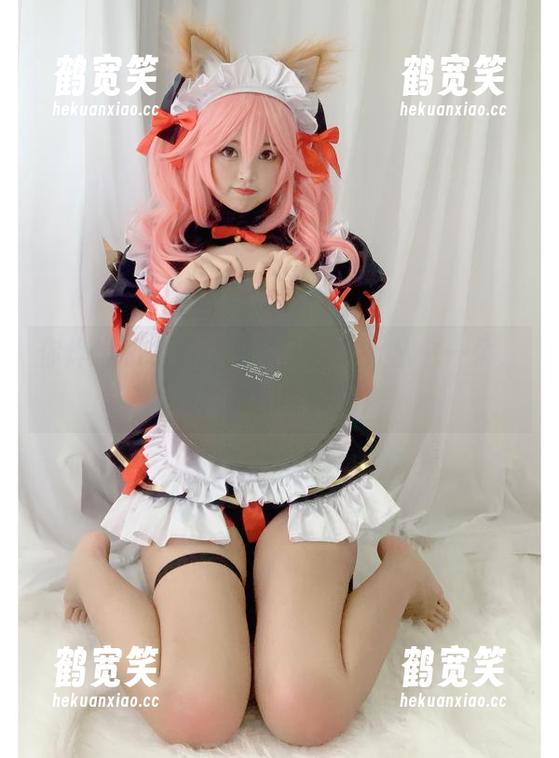 你烨烨 你烨烨和水手服的写真合集,丛中一朵,难掩表情的捉摸!