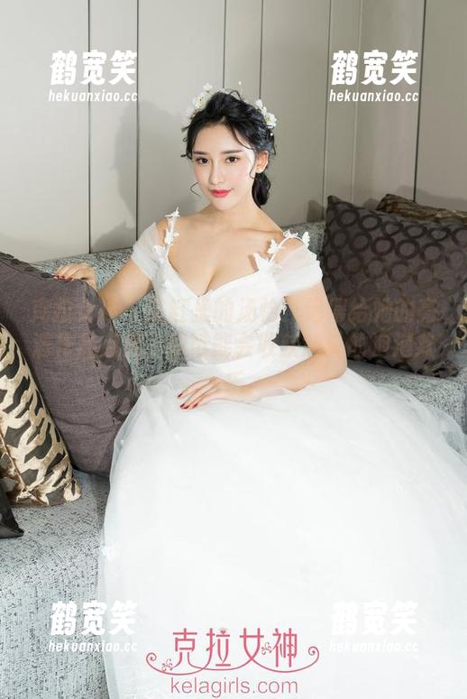 克拉女神-汤怡 克拉女神 - 浴缸里的汤怡:记得给她的高清作品点赞,你可能会收获意外的泡泡欢乐