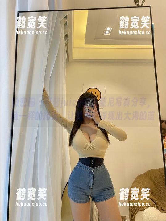 微密圈 - 可馨juicy的比基尼写真分享，谜一样的搭配，让我心中浮现出大海的蓝