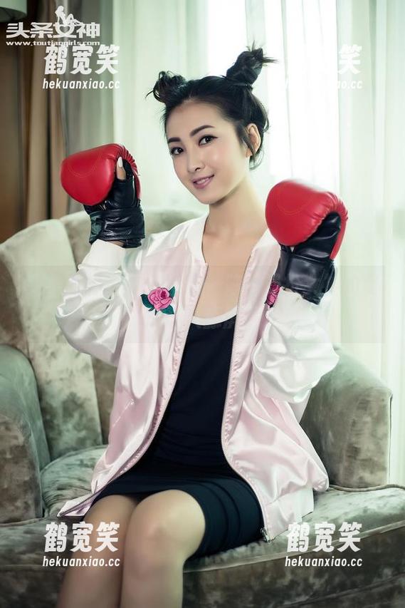 头条女神-陈怡曼 头条女神 - 一组全套,陈怡曼扮女神的姿态让人舔屏!