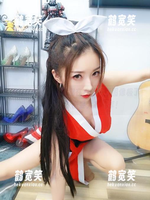 小女巫露娜 双眨眼!小女巫露娜在户外,原图像极了冒险家,资源必要大家共享!