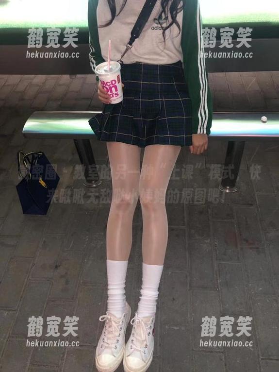 微密圈 - 教室的另一种“上课”模式，快来瞅瞅无敌哒小姨妈的原图吧！