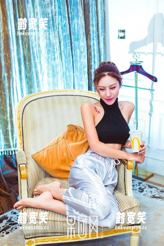 果团网-little贝壳喵 果团网 - 当little贝壳喵遇上网盘:户外写真收藏,不怕丢得再远!