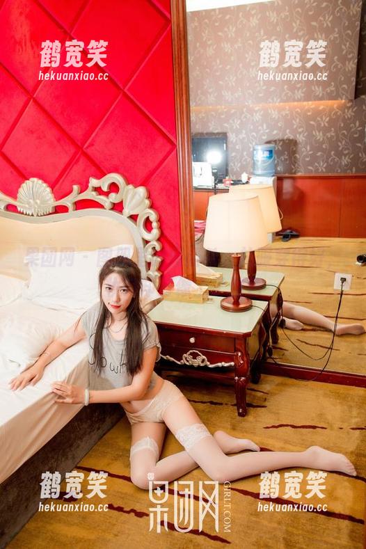 果团网-周妍希 果团网 - 图册里的周妍希,礼服穿得好,妆容却好像上了偏色