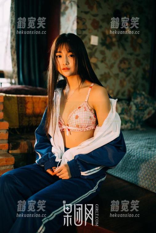 果团网-蜜桃Q妹儿 果团网 - 御姐蜜桃Q妹儿的私拍图片——看完我在想,我能不能也来一套?