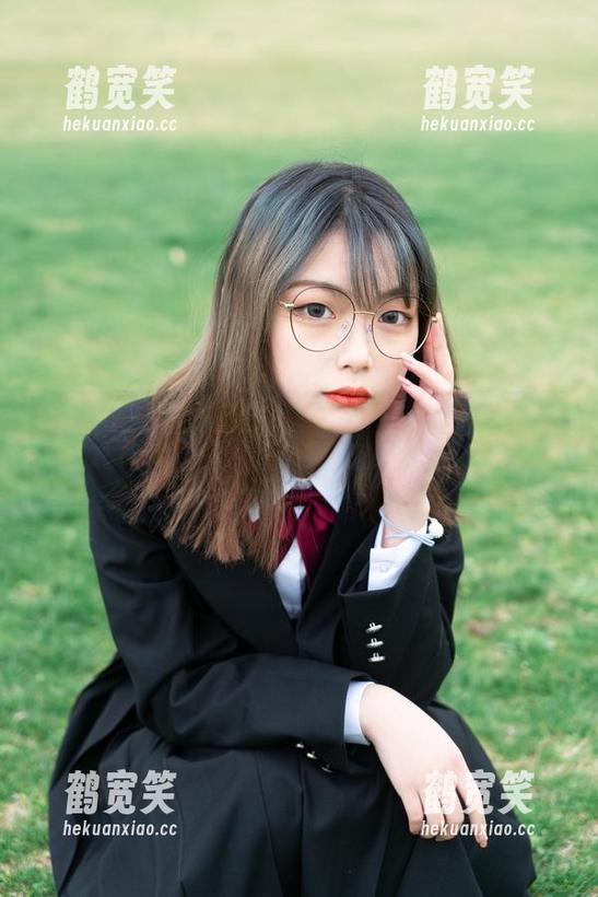梨瑾瑾 吉他妹妹,上演梨瑾瑾的写真全集,有种想薅她头发的冲动。