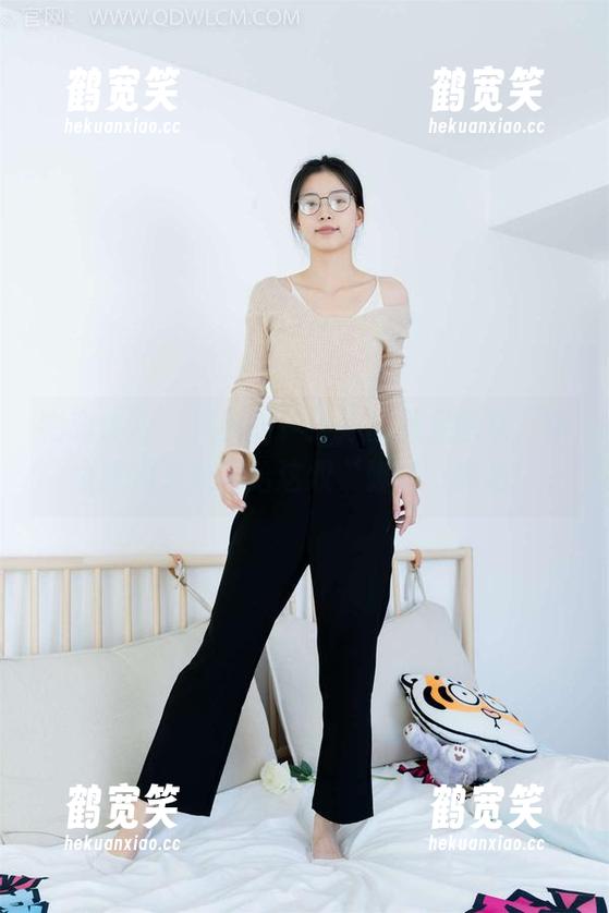 物恋传媒-婷婷 物恋传媒 - 更新啦!婷婷的美足图集,你会想用灭蚊器给这双‘脚丫’抓拍!