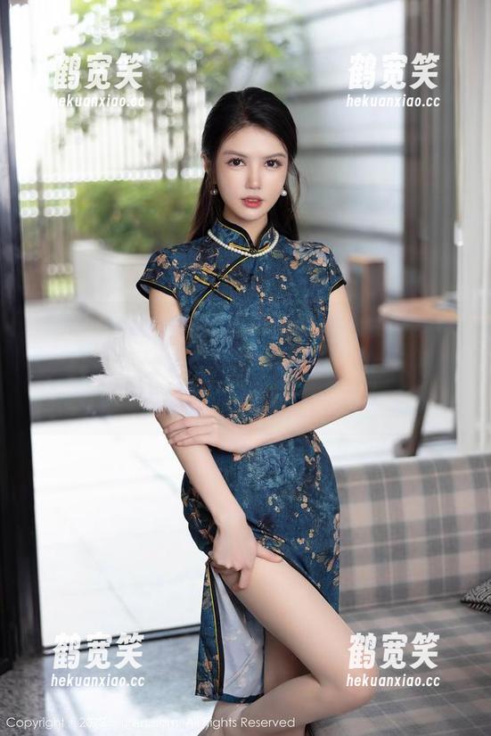 秀人网-安妮BABY 秀人网 - 啊唷,安妮BABY的天使写真来啦,图包里的各种姿态,原图里的气息,声音都要被锁住了……