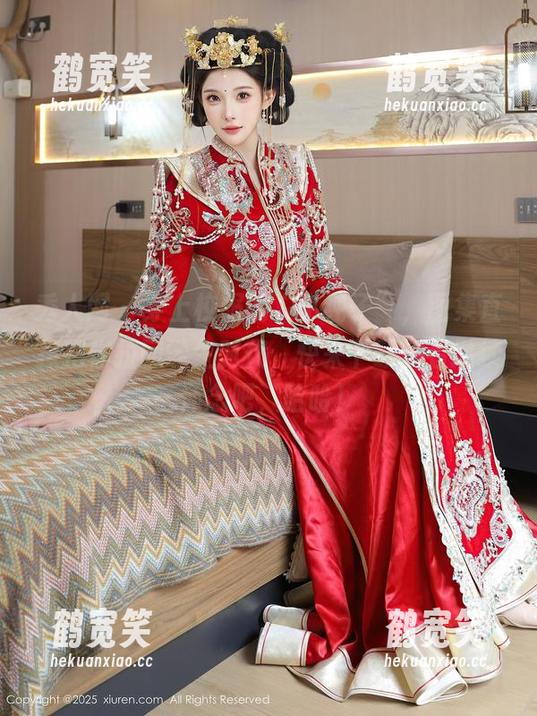 秀人网-小纯子 秀人网 - 穿上校服的“小纯子”,图集直接把你拉回学生时代,快来下载或者继续怀念吧,哈哈!