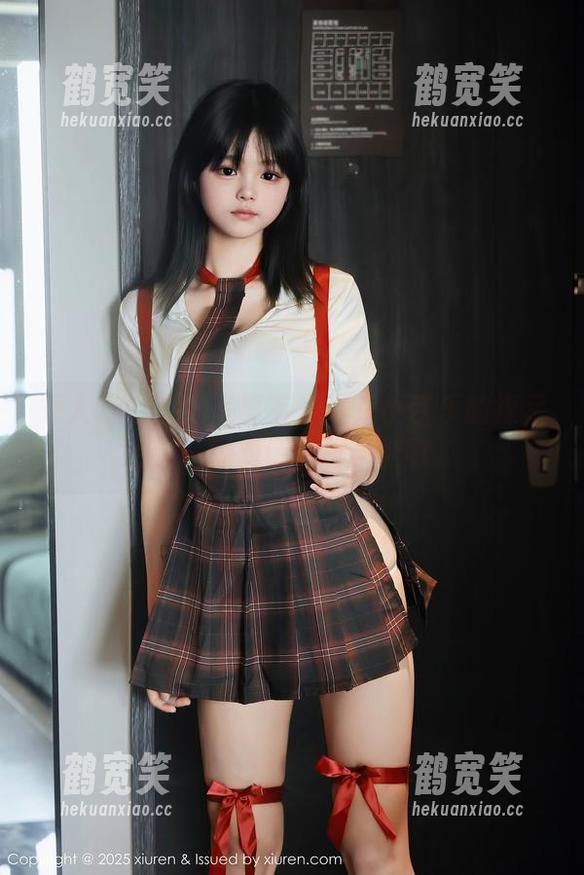 秀人网-小芭乐 秀人网 - 在线写真有多好?小芭乐的裸足上演一场对话,脚声如歌。