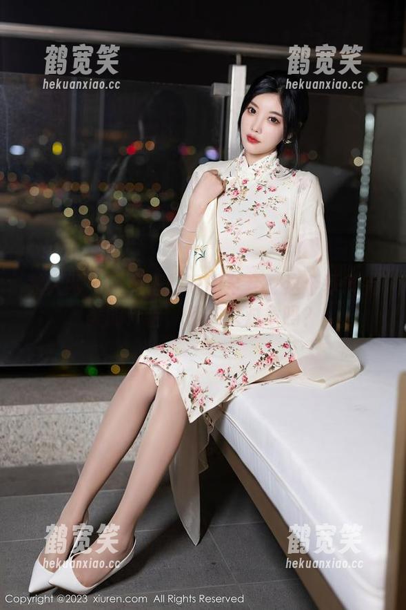 秀人网 - 王雅姗的短裤全套：这个季节完美的伴侣，值得求对象吗？