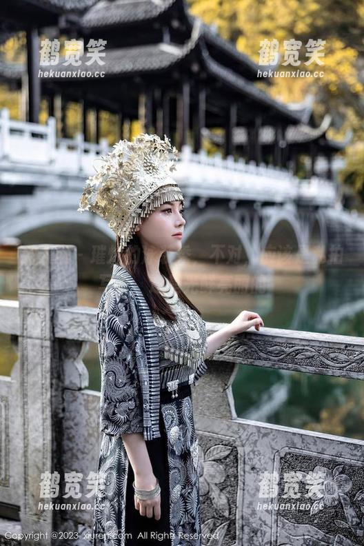 秀人网-璀灿 秀人网 - 璀灿的泳装秀,不对,应该是私拍写真,还是光鲜亮丽的