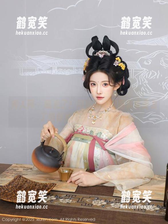 秀人网-闫璐璐 秀人网 - 曝光了!闫璐璐的和服其实是为了掩饰她对甜点的热爱…