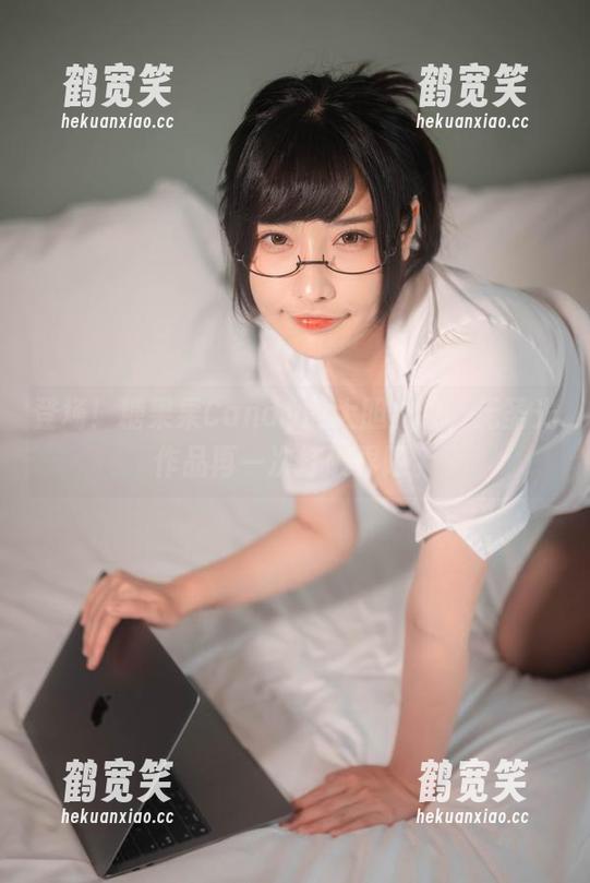登场！糖果果Candy的大胆豹纹，无圣光作品再一次打破界限。