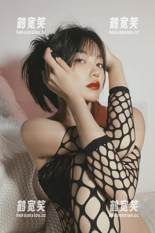 纪念小小v 微密圈 - 纪念小小v的新尝试:从这些图片来看,红色胶带也能发光