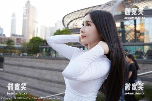蜜桃社-萌美Moemi 蜜桃社 - 萌美Moemi在镂空写真集里做了什么?我看着好像有几分俏皮的感觉在里面?