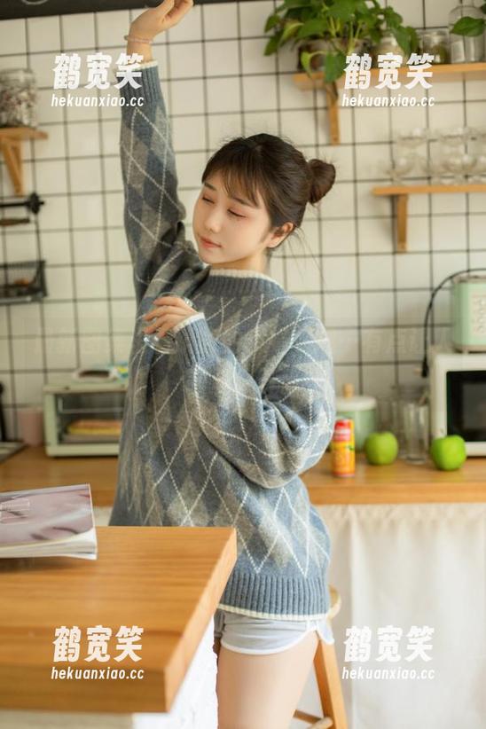 镜酱 最新图集里看镜酱的空镜,嗯…有点让人脑洞大开。