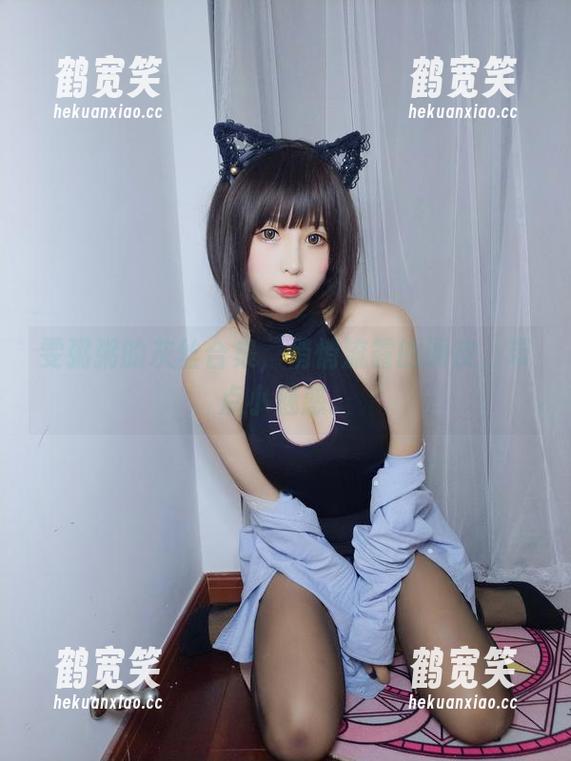 雯粥粥的灰丝合集，悄悄流露的调皮，带点小魅惑。