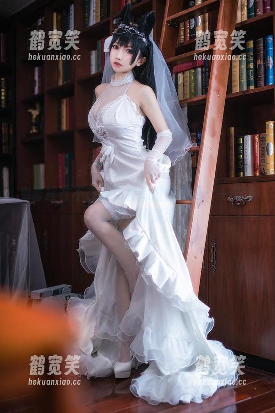 鬼畜瑶在不在w女教师最新图册：一节课看得心神荡漾