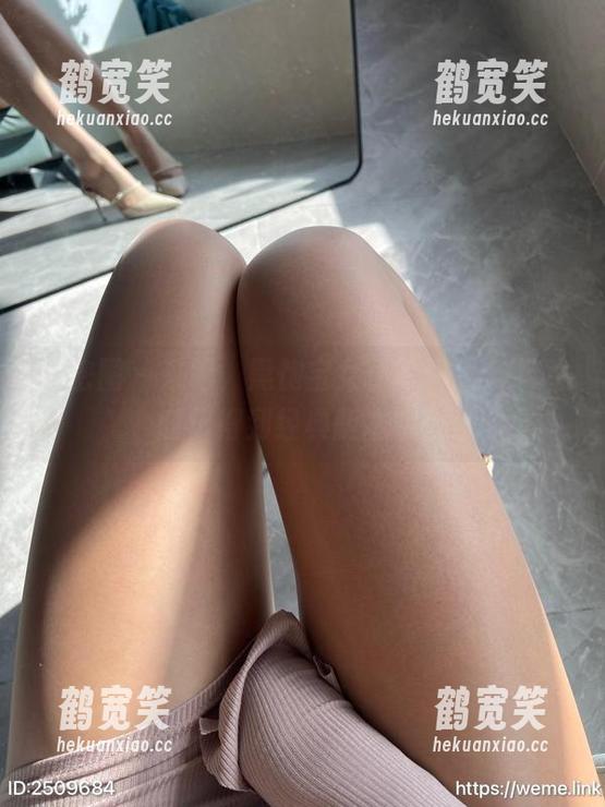 黑饱宝 微密圈 - 来吧,黑饱宝女仆写真集,下载时记得到经典版本哦!